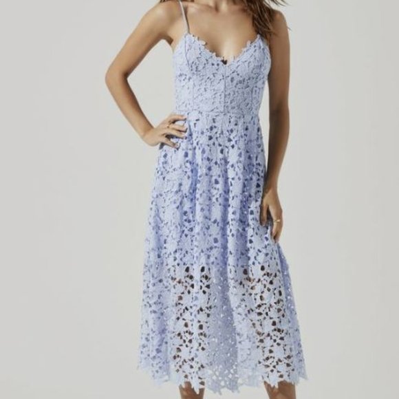Astr Dresses & Skirts - Super cute lace dress! Perfect for weddings, graduation, date nights, and more!
